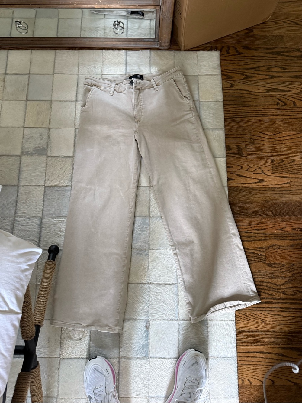 Kut from the Kloth Wide-Leg Pants in Light Beige